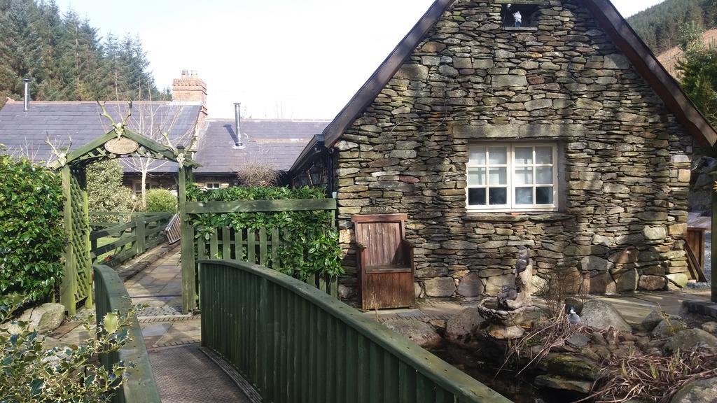 Clarisses Cottage Laragh Exterior photo